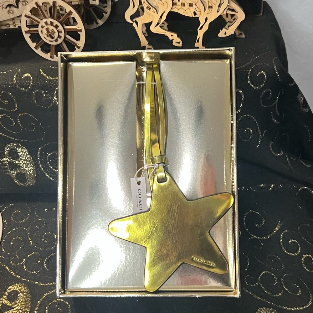 Coach Gold Metallic Lemon Star Ornament Bag Charm - Picture 4 of 16